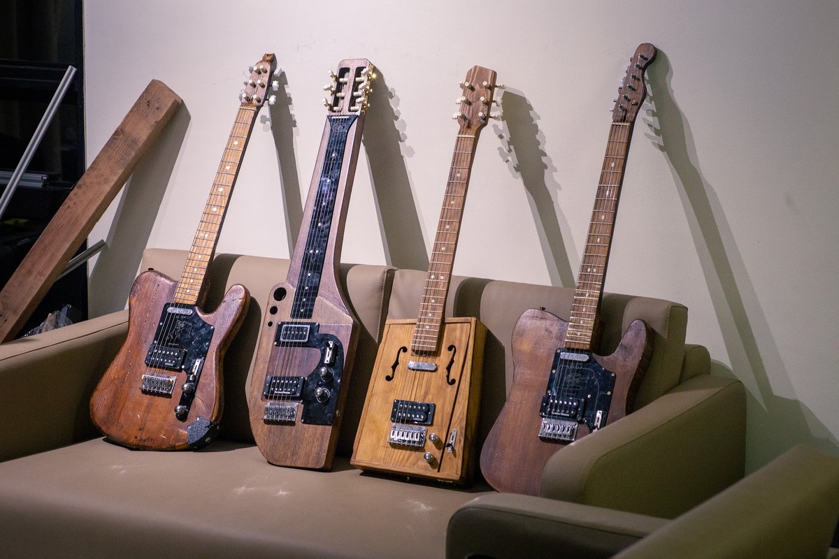 fourguitars